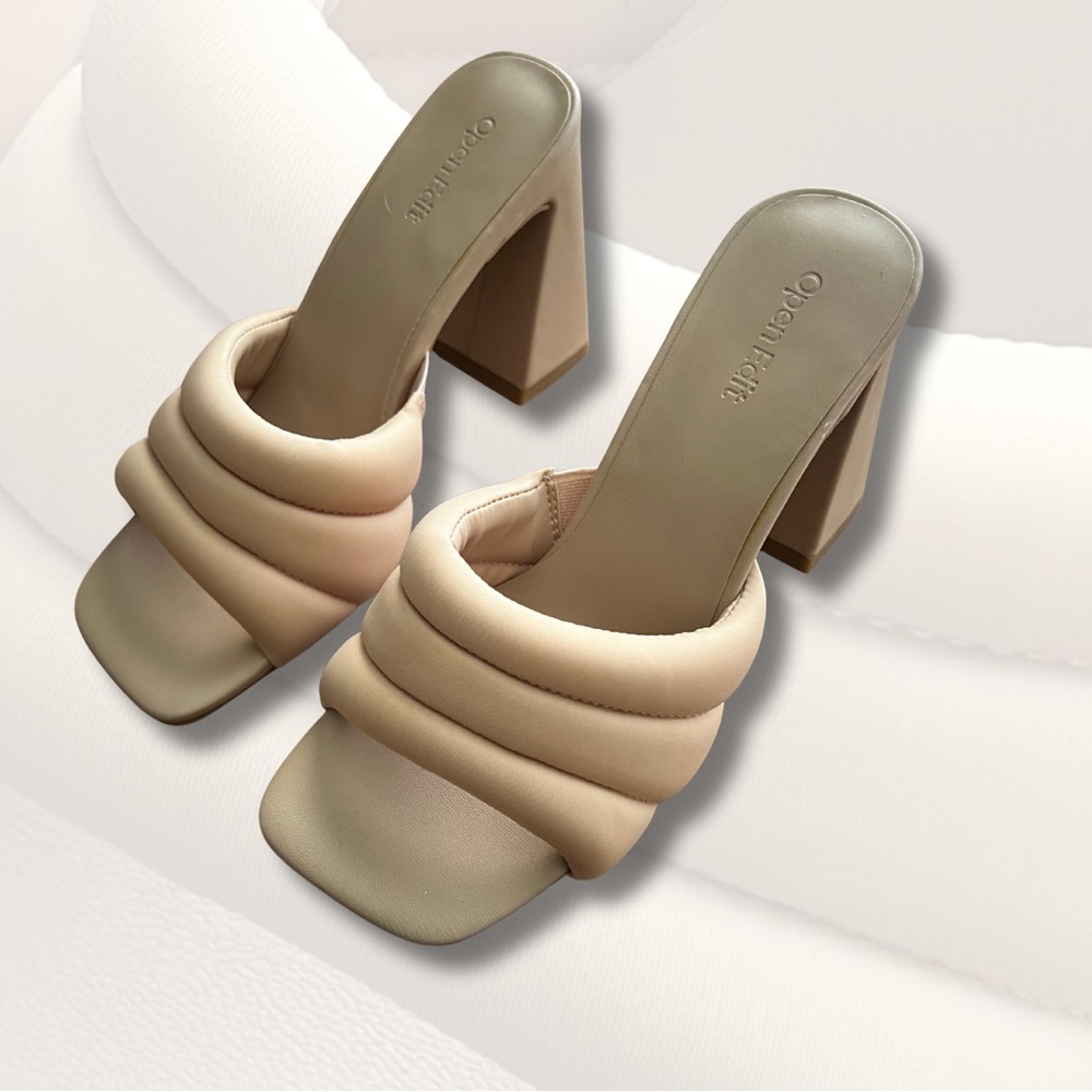 Chic Open Edit Women's Heeled Sandals in Cream
